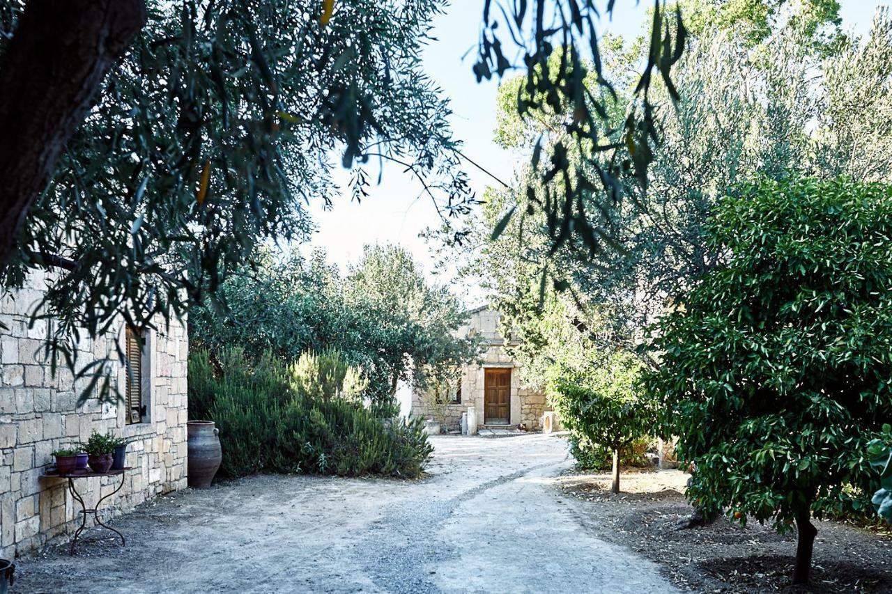 Nikolaou Art Residence Aegina Exteriör bild